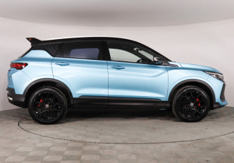 Подержанный автомобиль Geely Coolray 2023 года (4 фото)