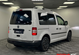 Подержанный автомобиль Volkswagen Caddy Compactvan 2012 года (20 фото)