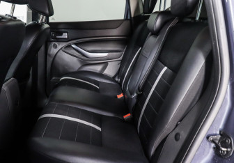 Подержанный автомобиль Ford Kuga 2012 года (11 фото)