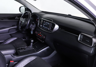 Подержанный автомобиль Kia Sorento 2019 года (11 фото)
