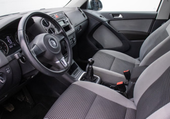Подержанный автомобиль Volkswagen Tiguan 2011 года (10 фото)