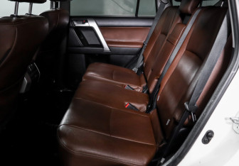 Подержанный автомобиль Toyota Land Cruiser Prado 2021 года (10 фото)