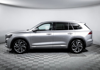 Подержанный автомобиль Geely Monjaro 2025 года (8 фото)
