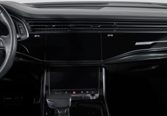 Подержанный автомобиль Audi Q8 2019 года (13 фото)