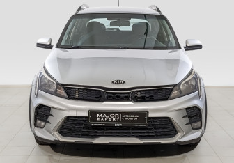 Подержанный автомобиль Kia Rio Hatchback 2021 года (2 фото)