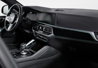 Подержанный автомобиль BMW X6 2021 года (9 фото)