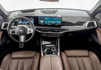 Подержанный автомобиль BMW X5 2024 года (14 фото)