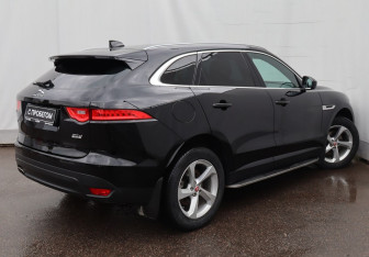 Подержанный автомобиль Jaguar F-Pace 2019 года (4 фото)