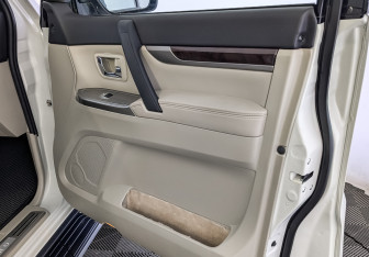 Подержанный автомобиль Mitsubishi Pajero 2019 года (24 фото)