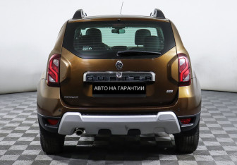 Подержанный автомобиль Renault Duster 2016 года (4 фото)
