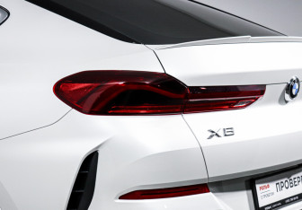 Подержанный автомобиль BMW X6 2022 года (17 фото)