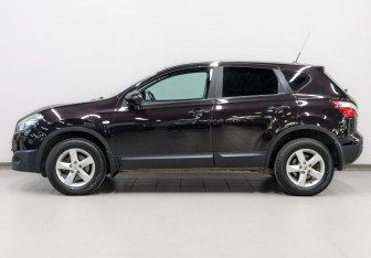 Подержанный автомобиль Nissan Qashqai 2011 года (8 фото)