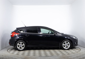 Подержанный автомобиль Ford Focus Hatchback 2013 года (4 фото)