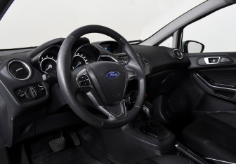 Подержанный автомобиль Ford Fiesta Sedan 2016 года (12 фото)