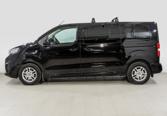 Подержанный автомобиль Peugeot Traveller 2019 года (8 фото)