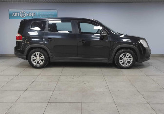 Подержанный автомобиль Chevrolet Orlando 2014 года (6 фото)
