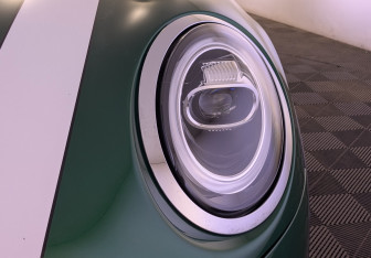 Подержанный автомобиль MINI Hatch 2019 года (12 фото)