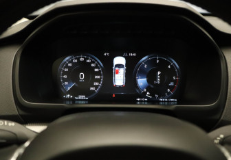 Подержанный автомобиль Volvo XC90 2016 года (15 фото)