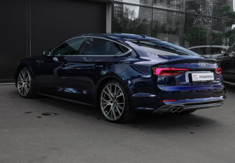 Подержанный автомобиль Audi A5 Liftback 2019 года (6 фото)