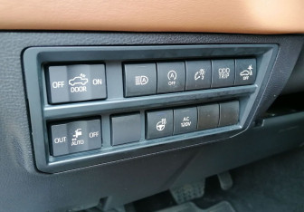 Подержанный автомобиль Toyota Tundra 2021 года (15 фото)