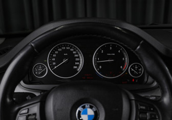 Подержанный автомобиль BMW X5 2017 года (12 фото)