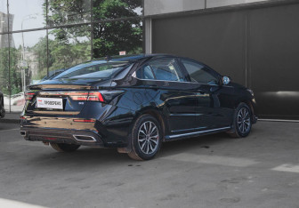 Подержанный автомобиль Omoda S5 2023 года (4 фото)