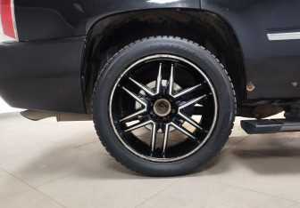 Подержанный автомобиль Cadillac Escalade Suv 2013 года (9 фото)