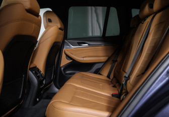 Подержанный автомобиль BMW X3 2017 года (12 фото)