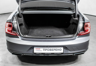 Подержанный автомобиль Volvo S90 2019 года (9 фото)