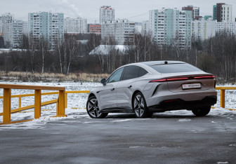 Подержанный автомобиль Rising Auto F7 2023 года (20 фото)