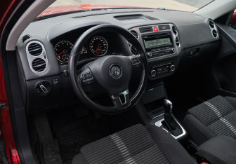 Подержанный автомобиль Volkswagen Tiguan 2011 года (11 фото)