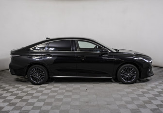 Подержанный автомобиль Chery Arrizo 8 2024 года (4 фото)