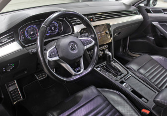 Подержанный автомобиль Volkswagen Passat Wagon 2019 года (17 фото)