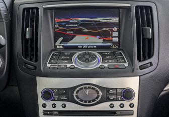 Подержанный автомобиль Infiniti G Convertible 2011 года (17 фото)