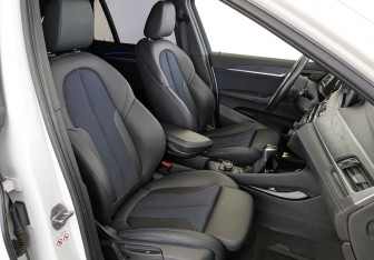 Подержанный автомобиль BMW X1 2021 года (23 фото)