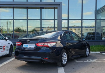 Подержанный автомобиль Toyota Camry Sedan 2018 года (5 фото)