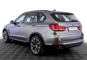 Подержанный автомобиль BMW X5 2016 года (7 фото)