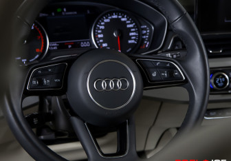 Подержанный автомобиль Audi A4 Sedan 2022 года (27 фото)