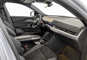 Подержанный автомобиль BMW X2 2024 года (11 фото)