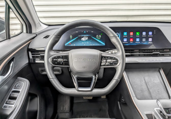 Подержанный автомобиль Omoda C5 2023 года (21 фото)