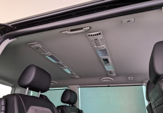 Подержанный автомобиль Volkswagen Multivan 2020 года (29 фото)