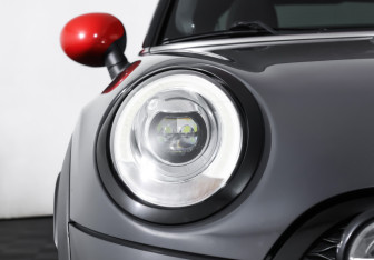 Подержанный автомобиль MINI Hatch 2016 года (24 фото)