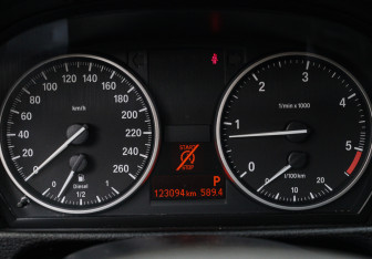 Подержанный автомобиль BMW X1 2013 года (20 фото)