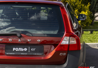 Подержанный автомобиль Volvo XC70 2010 года (31 фото)