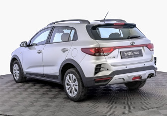 Подержанный автомобиль Kia Rio Hatchback 2021 года (7 фото)