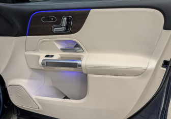 Подержанный автомобиль Mercedes-Benz GLB 2021 года (24 фото)