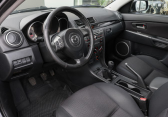 Подержанный автомобиль Mazda 3 Sedan 2008 года (12 фото)