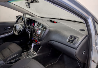 Подержанный автомобиль Kia Ceed Hatchback 2017 года (10 фото)