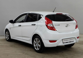 Подержанный автомобиль Hyundai Solaris Hatchback 2011 года (7 фото)