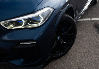 Подержанный автомобиль BMW X5 2019 года (24 фото)